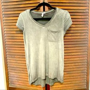 Cable & Gauge Gray Faded Distressed Tshirt Top